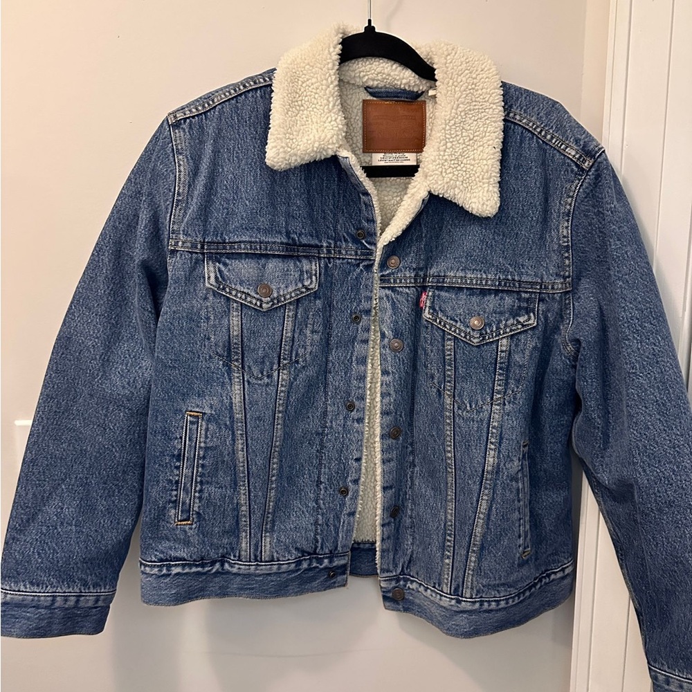 Women’s Levis Boyfriend Sherpa Denim Jacket - Medium